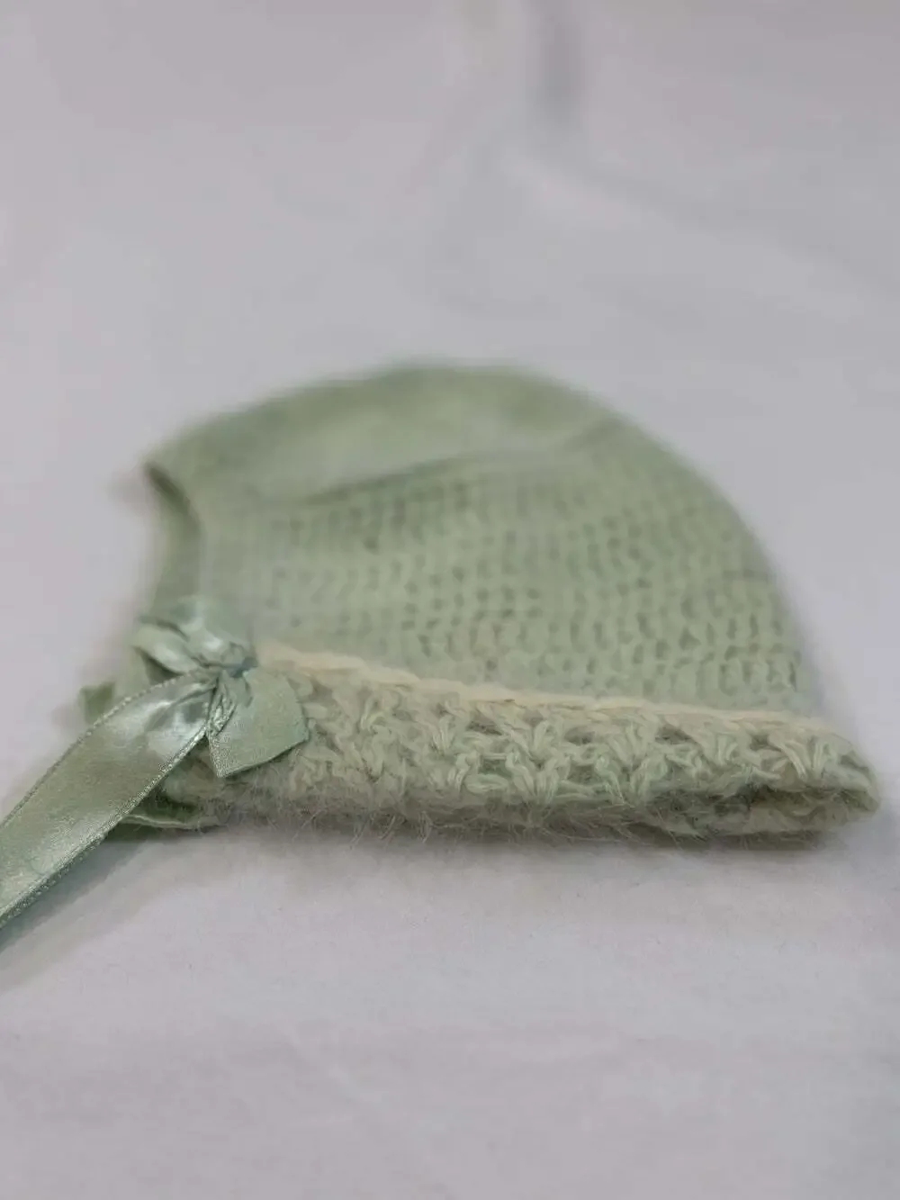 Vintage Handmade Green Knit Baby Bonnet Hat w/ Satin Ribbon Ties Bow One Size